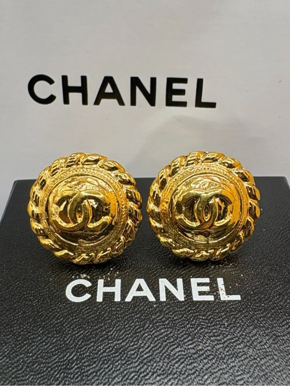 CHANEL🌟Gold Interlocking CC Rope-Trim Button Earrings W/Chanel box &bag